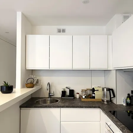 Lovely Flat, Center Of *