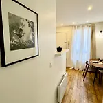 Lovely Flat, Center Of Paris
